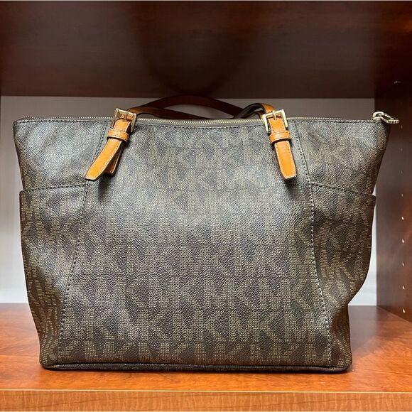 MICHAEL KORS Jet Set Monogram Brown Tote with Gold Hardware & Leather Handles - Picture 2 of 11